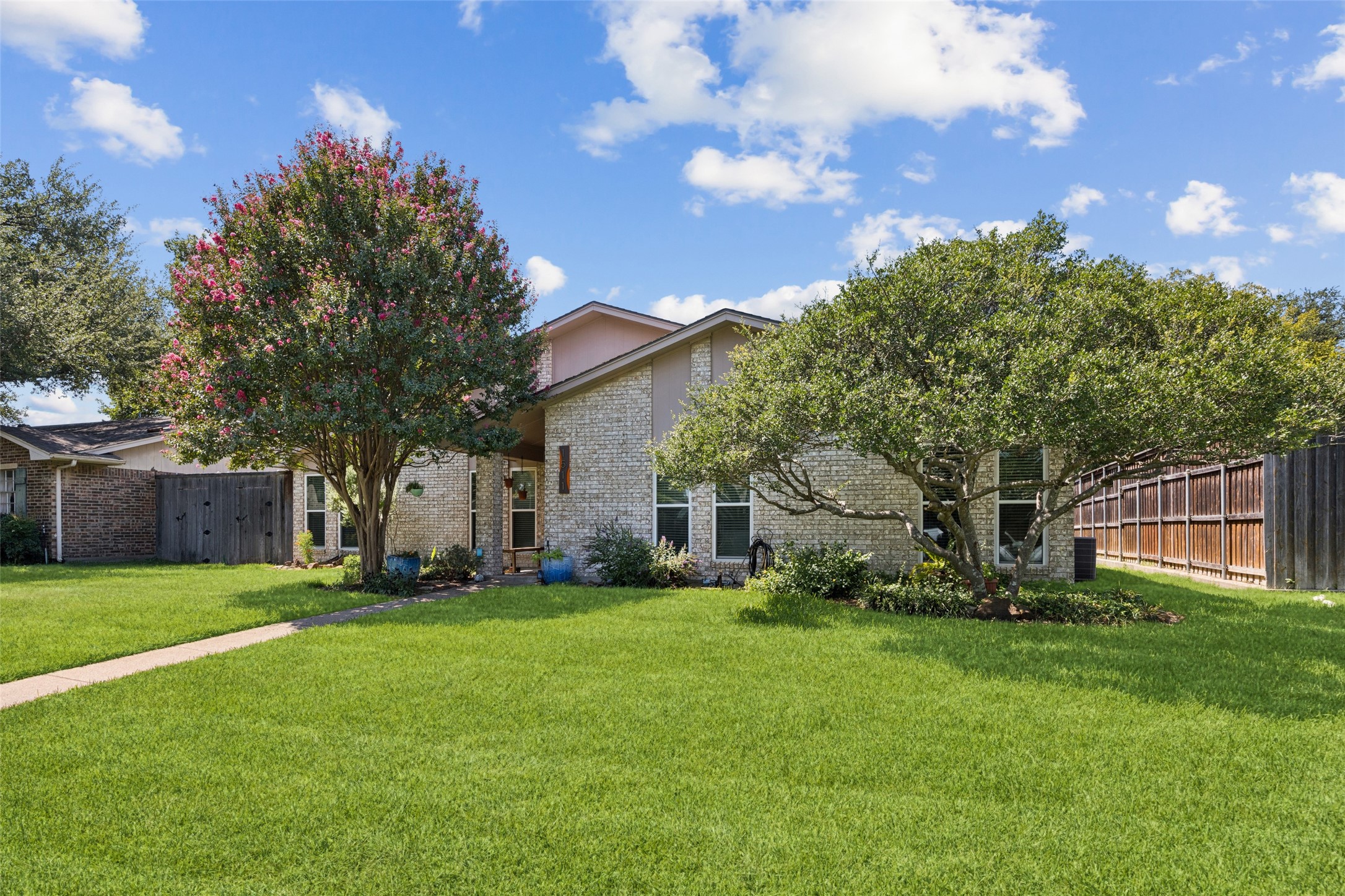 1511 Reston Drive Richardson TX 75081