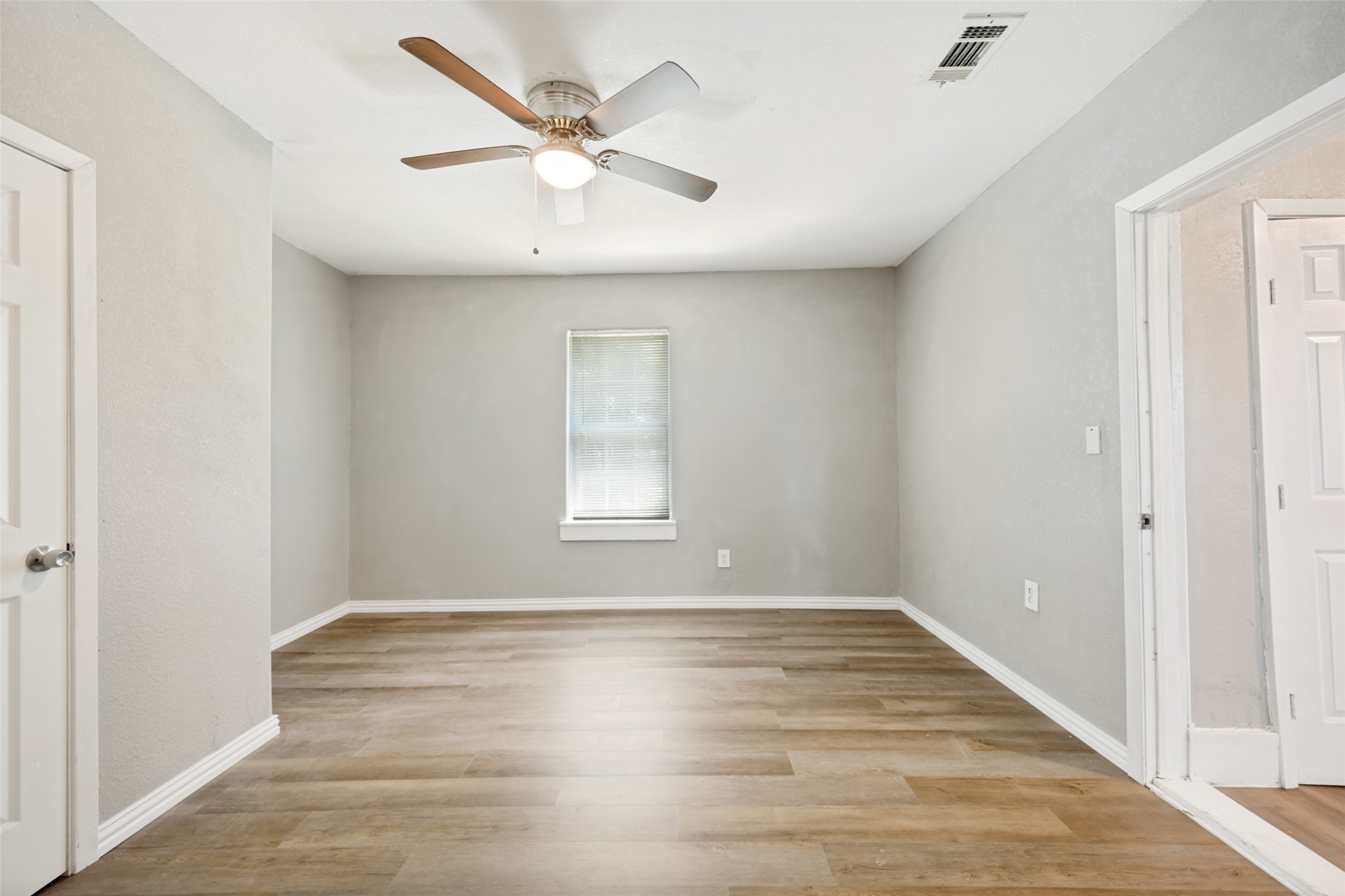 1201 E 3rd Avenue Corsicana TX 75110