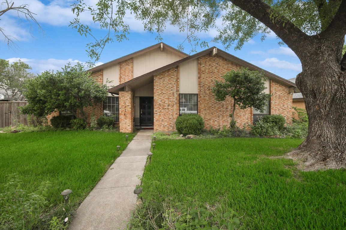 5218 Barcelona Drive Garland TX 75043