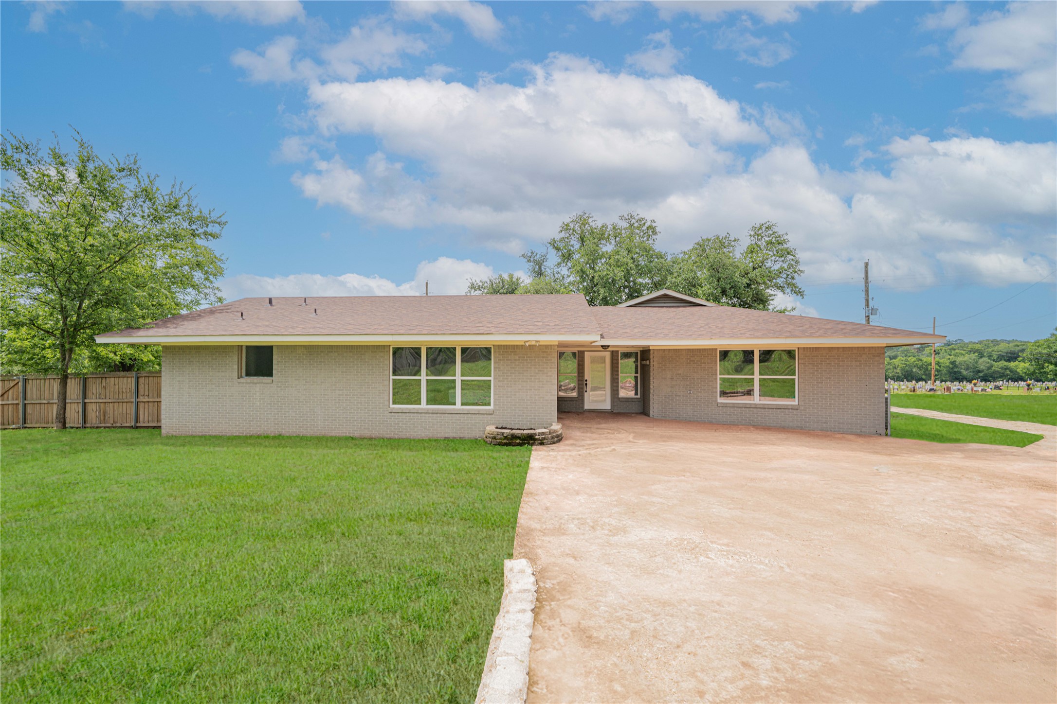 812 E 1st Hughes Springs TX 75656