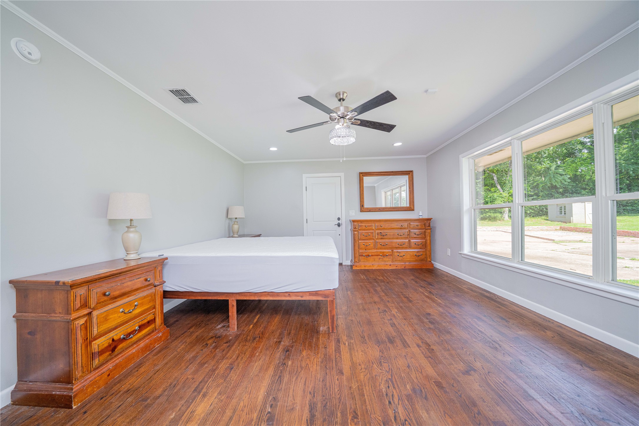 812 E 1st Hughes Springs TX 75656