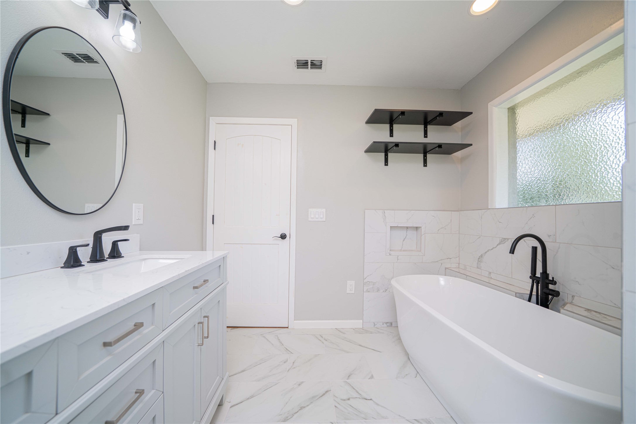 812 E 1st Hughes Springs TX 75656