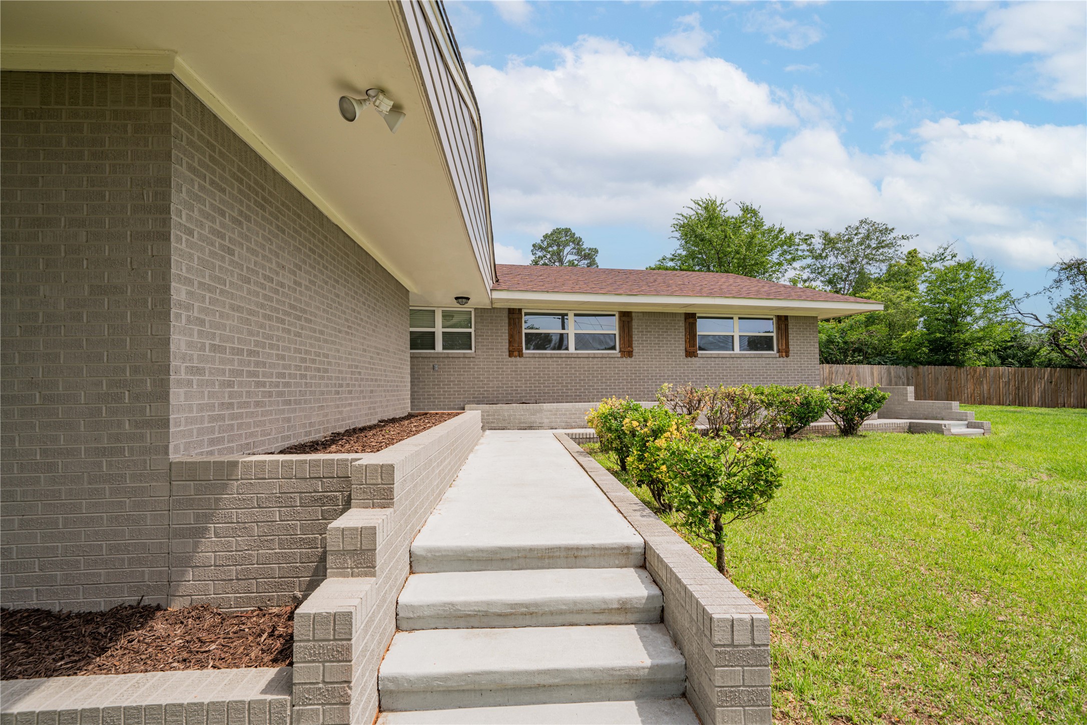812 E 1st Hughes Springs TX 75656