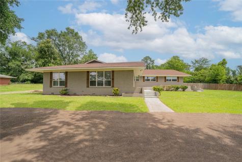 812 E 1st Hughes Springs TX 75656