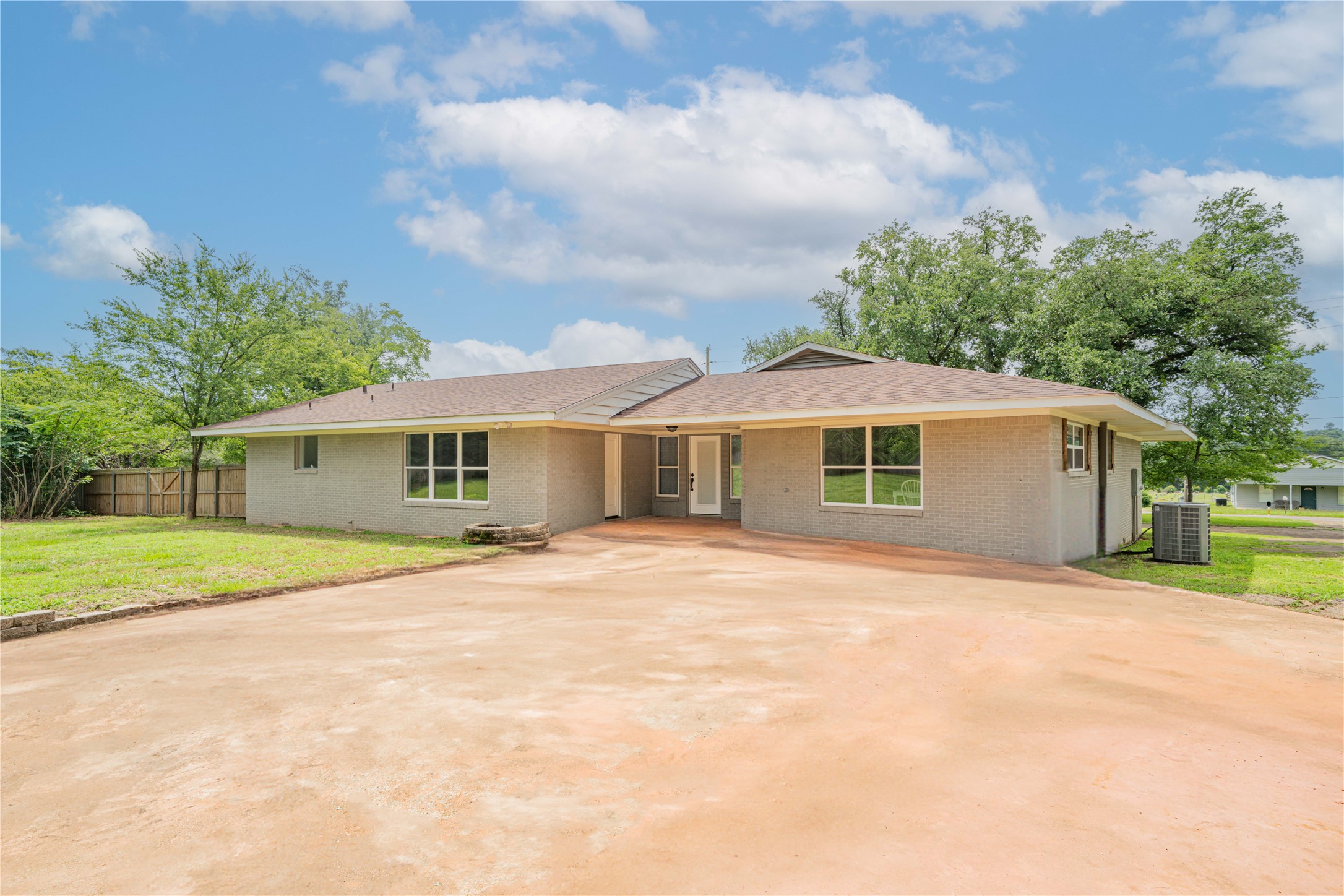 812 E 1st Hughes Springs TX 75656