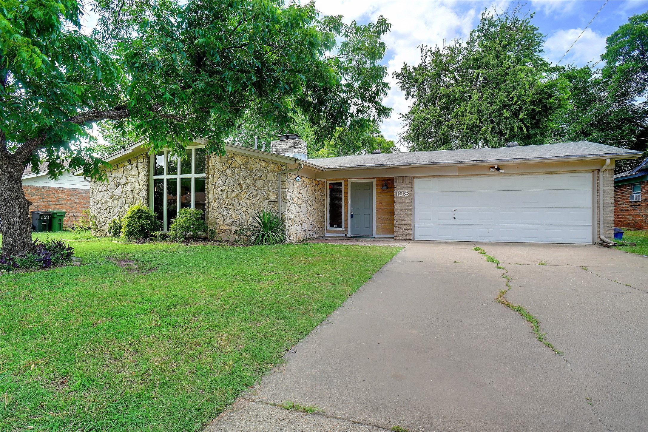 108 Sunnyvale Terrace Hurst TX 76053