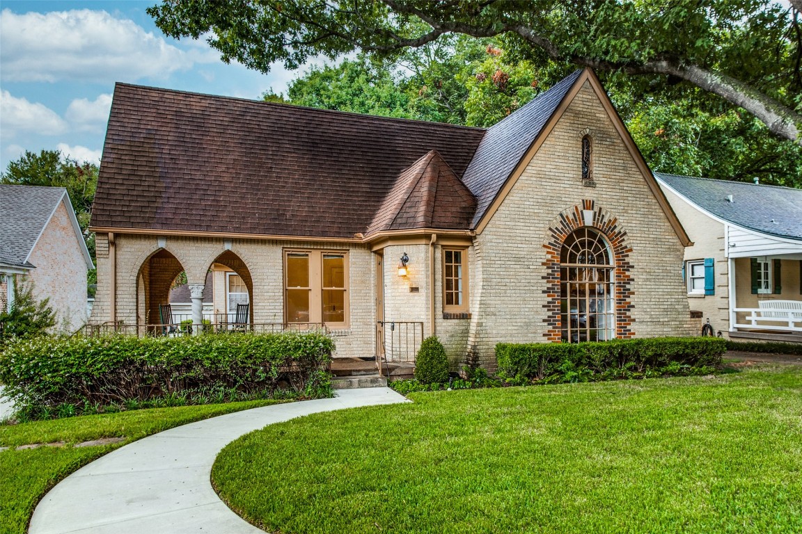 2022 Mayflower Drive Dallas TX 75208