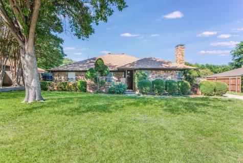 229 NE Shady Oaks Drive Burleson TX 76028