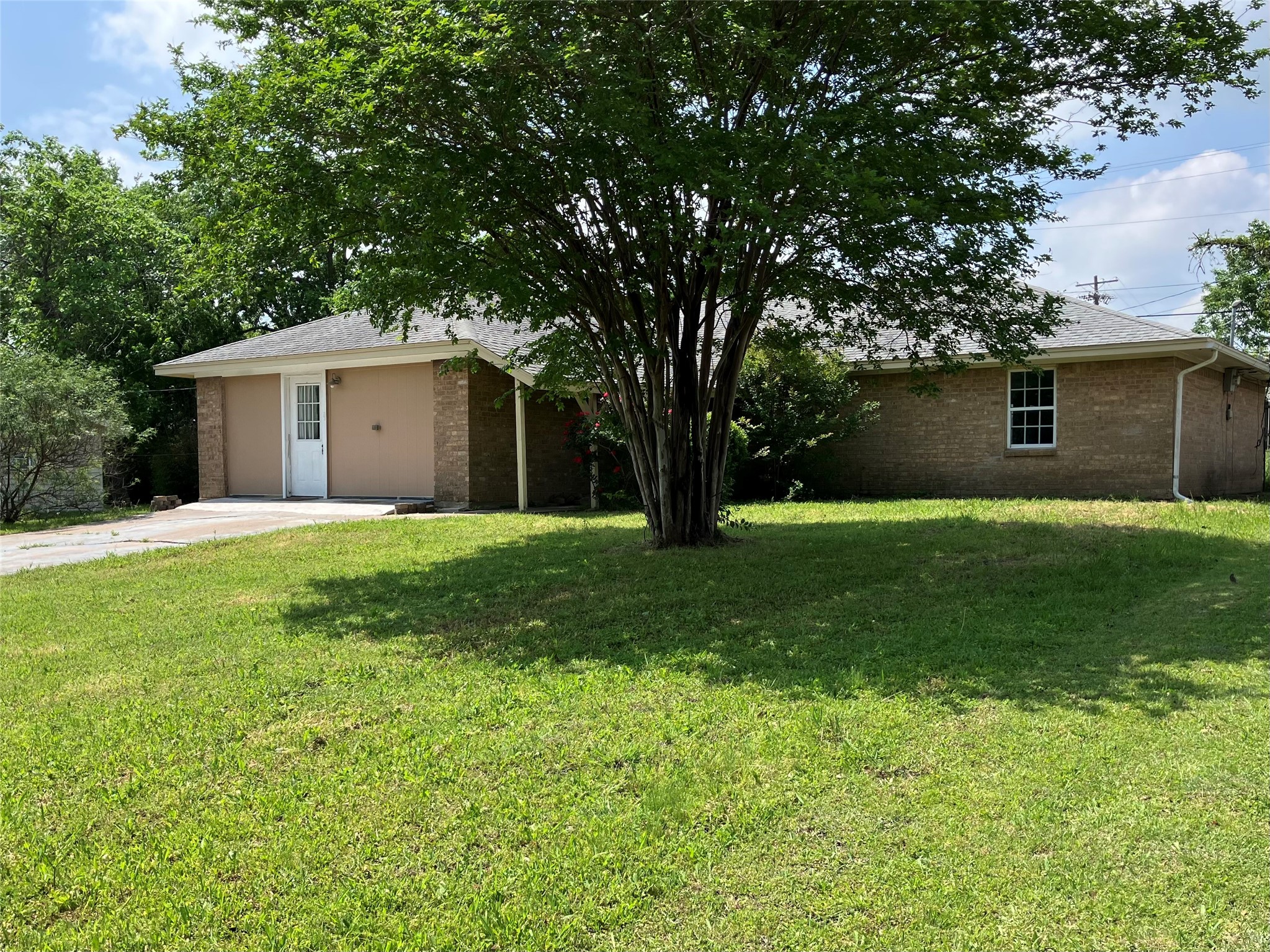 717 Bluebonnet Street Mexia TX 76667