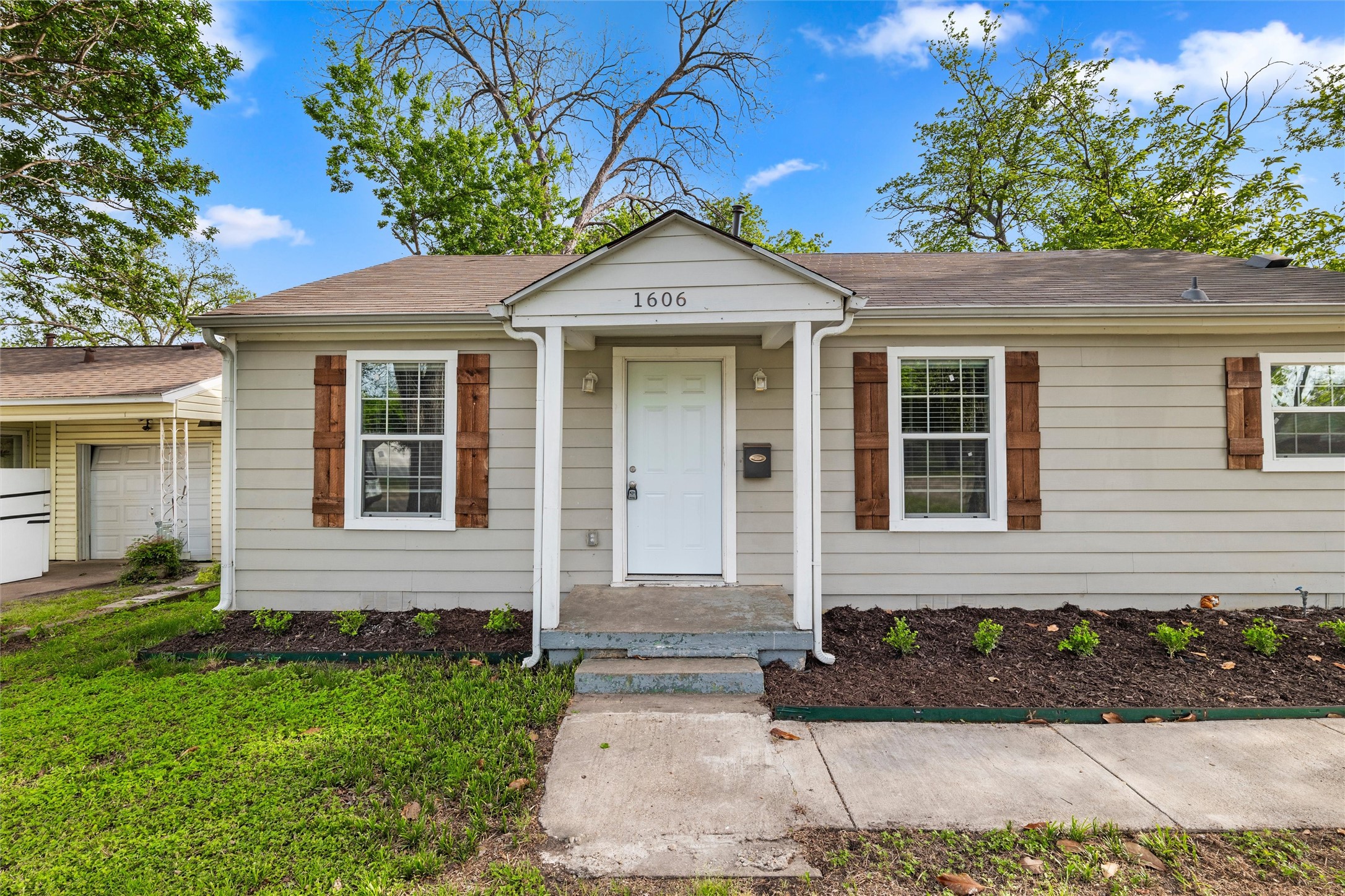 1606 Davis Boulevard Garland TX 75042