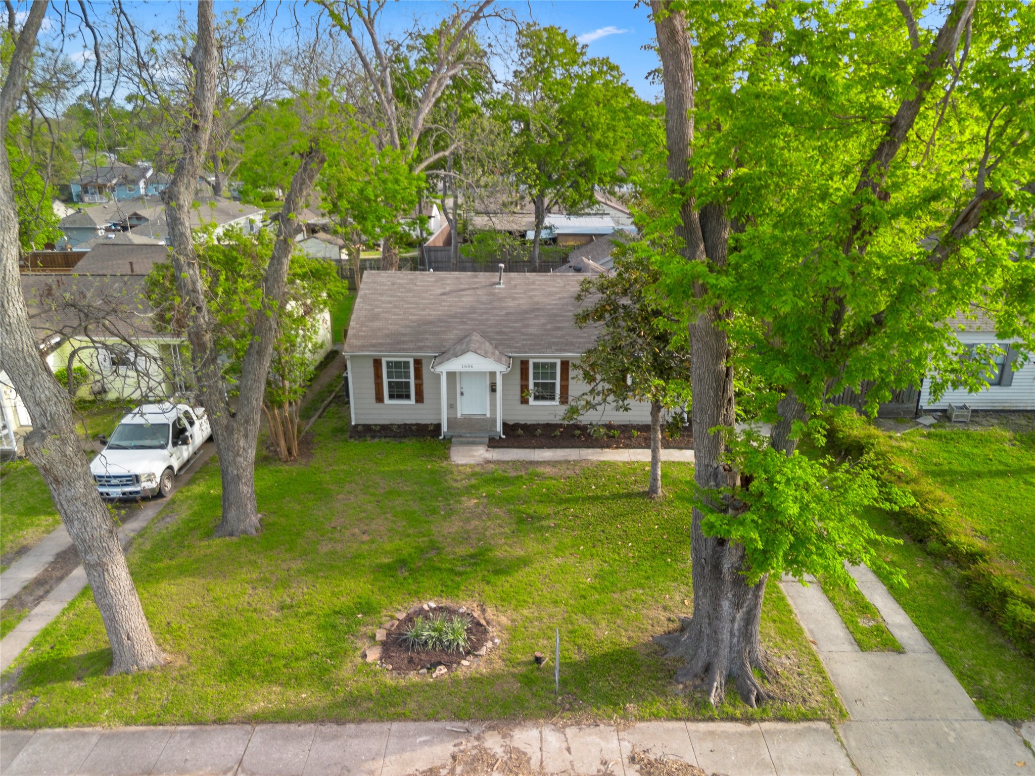 1606 Davis Boulevard Garland TX 75042