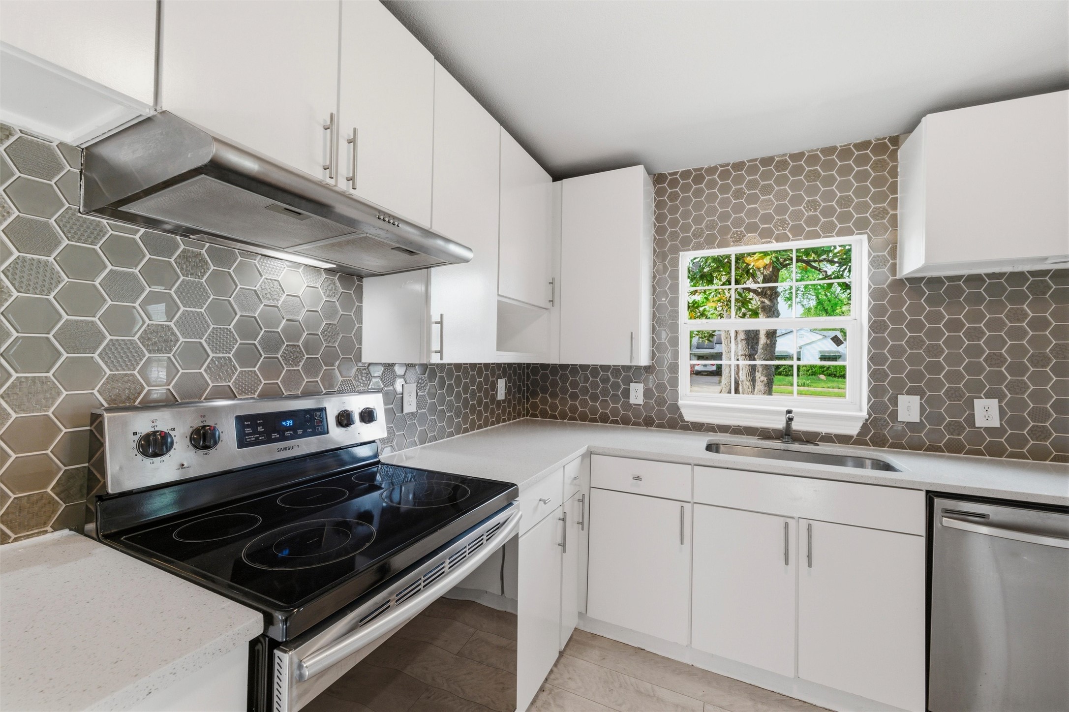 1606 Davis Boulevard Garland TX 75042