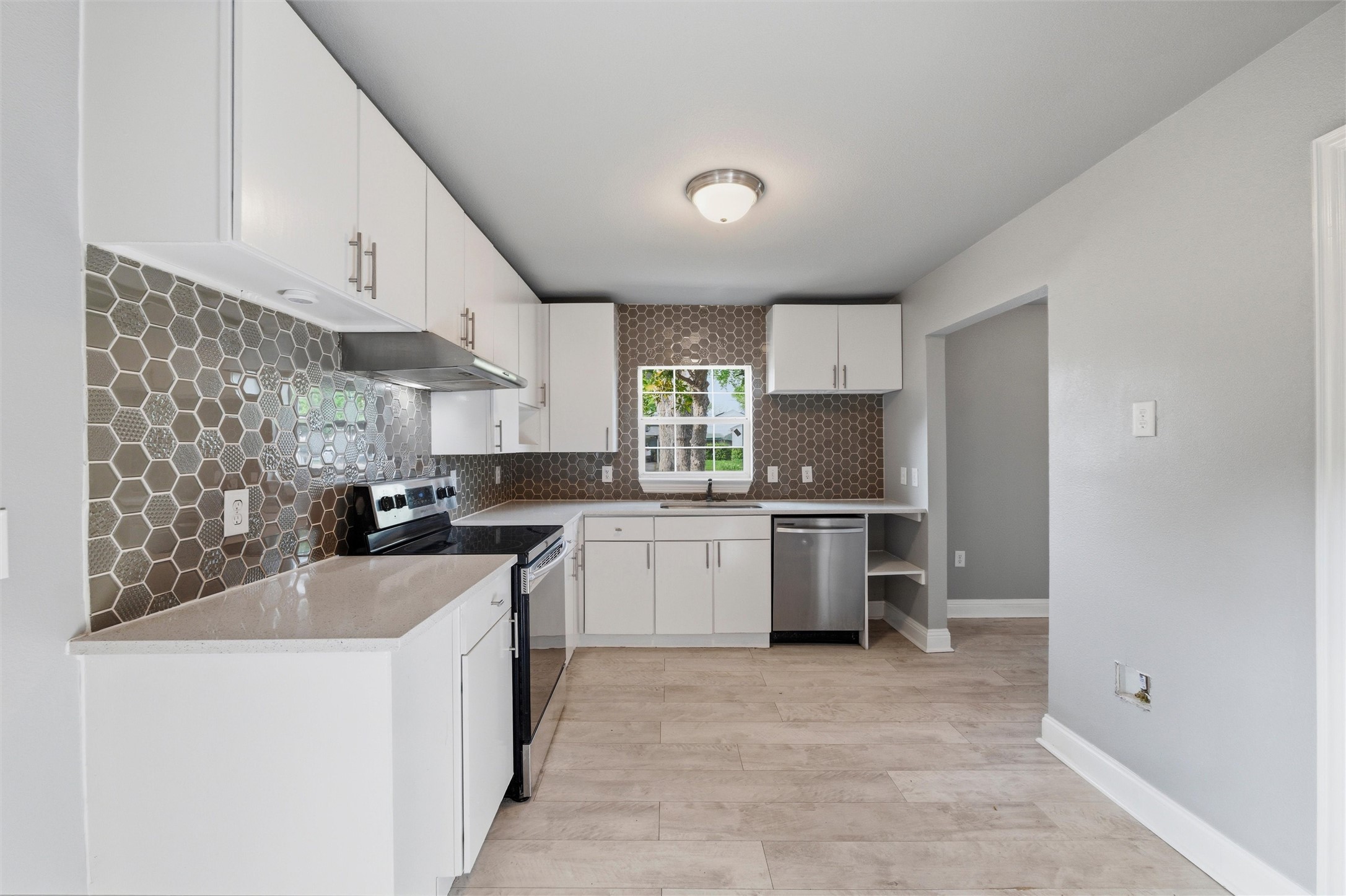 1606 Davis Boulevard Garland TX 75042