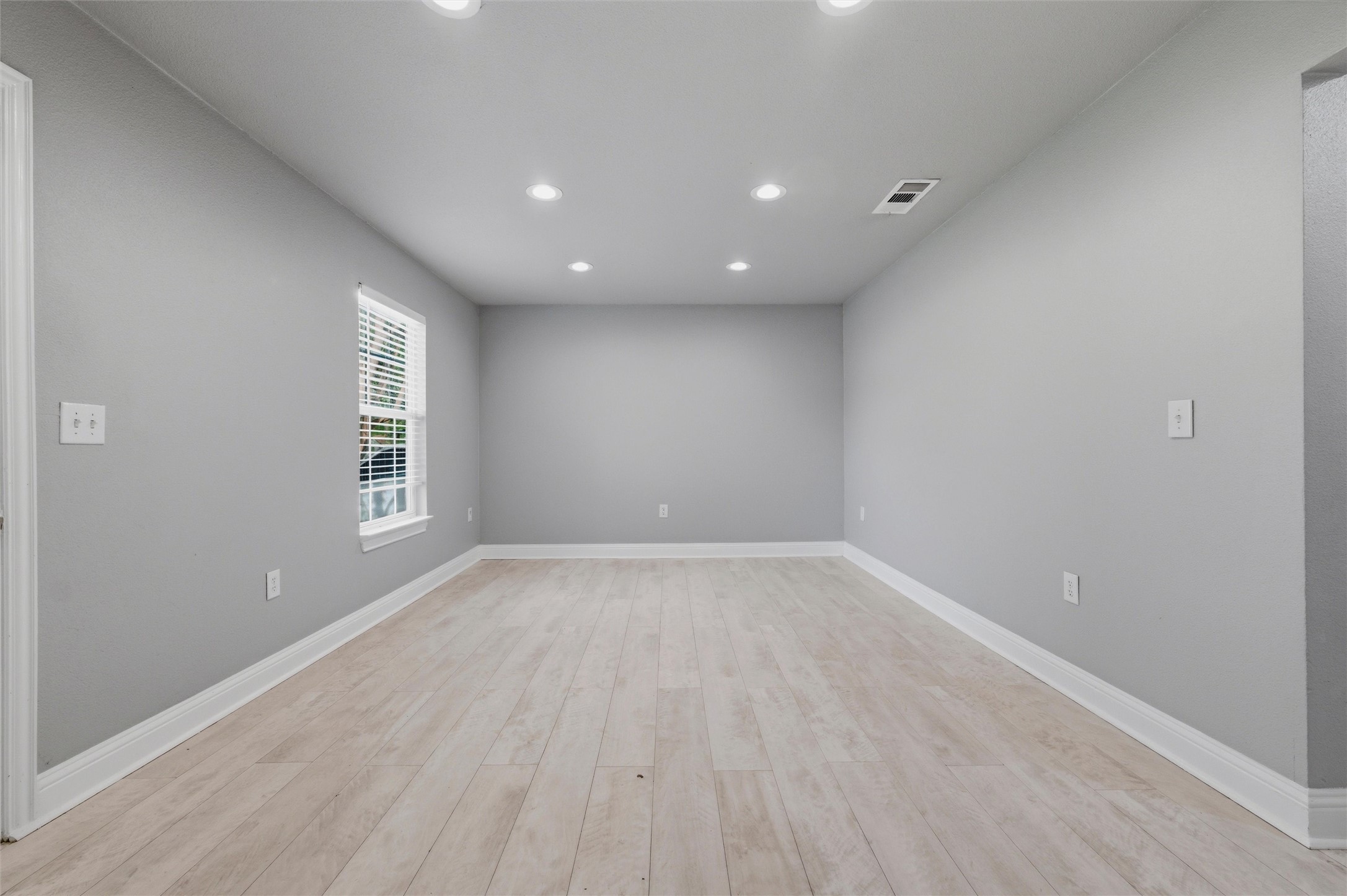 1606 Davis Boulevard Garland TX 75042