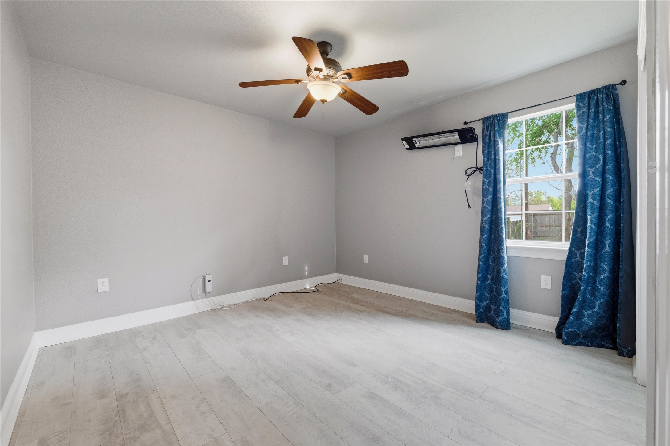 1606 Davis Boulevard Garland TX 75042