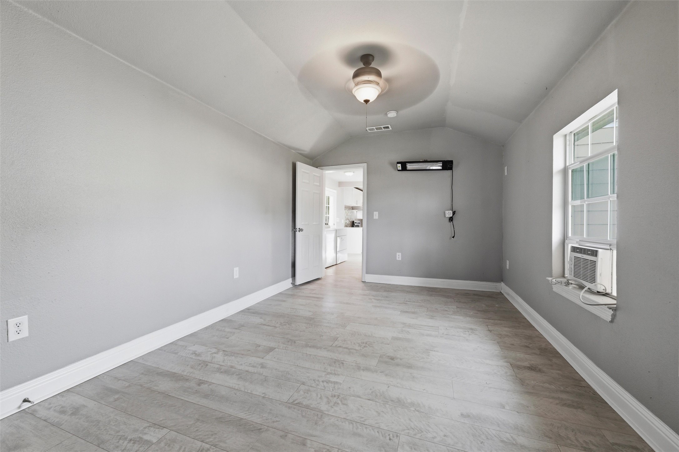 1606 Davis Boulevard Garland TX 75042