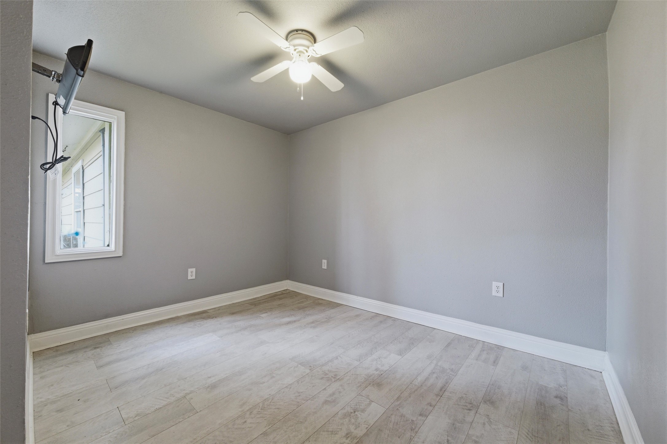 1606 Davis Boulevard Garland TX 75042