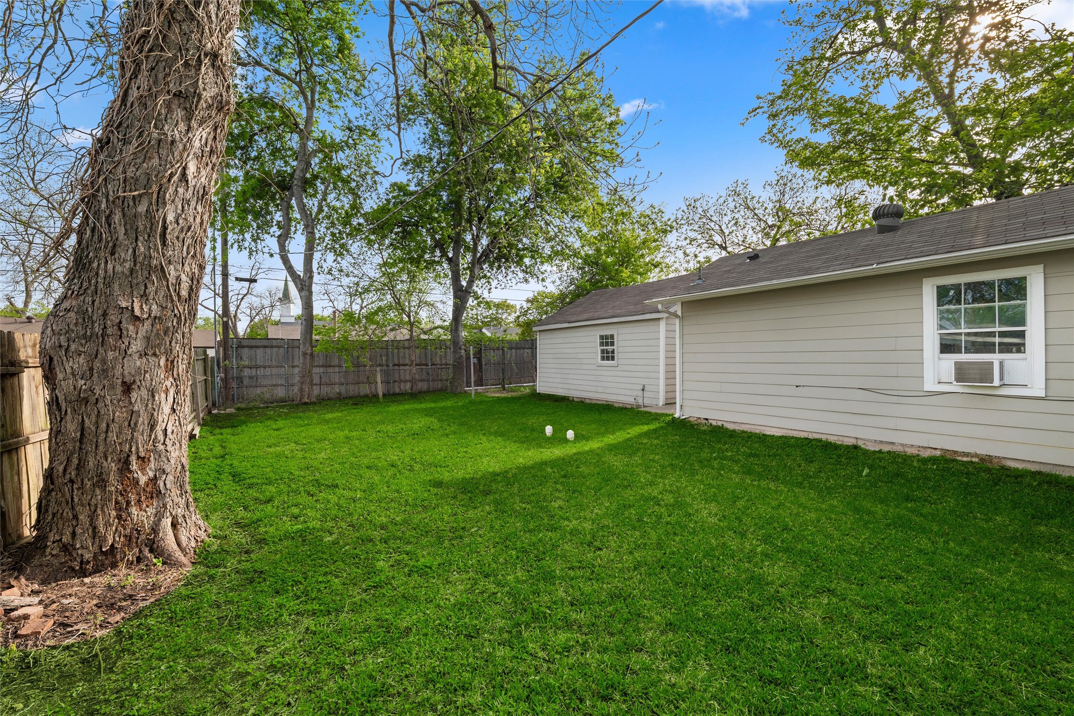 1606 Davis Boulevard Garland TX 75042