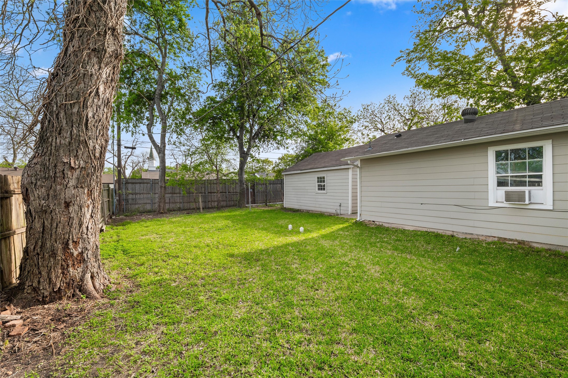 1606 Davis Boulevard Garland TX 75042