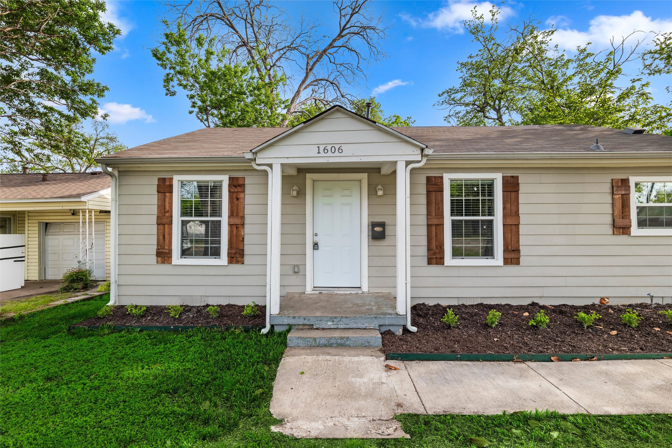 1606 Davis Boulevard Garland TX 75042