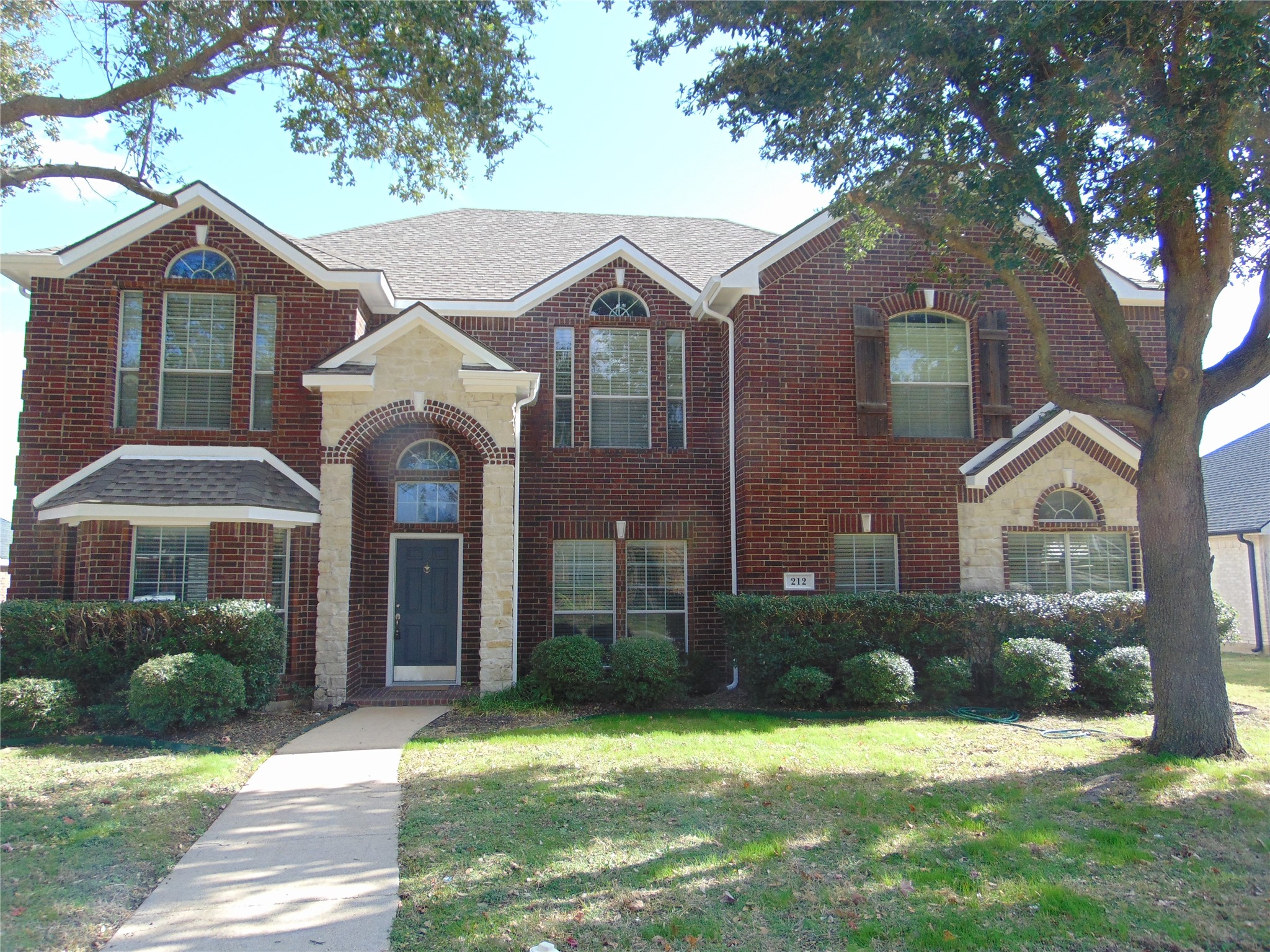212 Crystal Lake Drive Desoto TX 75115