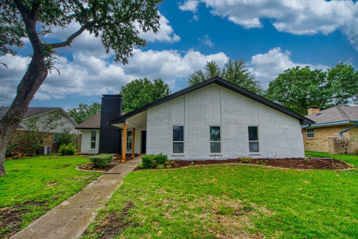 918 Fair Oaks Drive Garland TX 75040