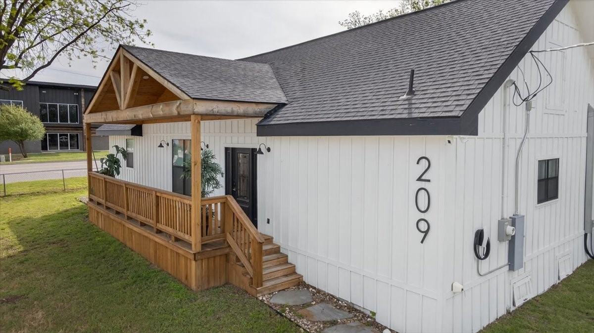 209 N Broad Street St Jo TX 76265