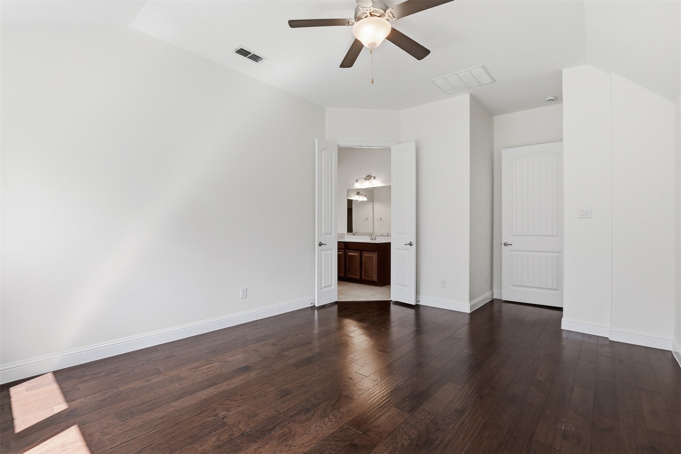1383 Sandhurst Drive Roanoke TX 76262