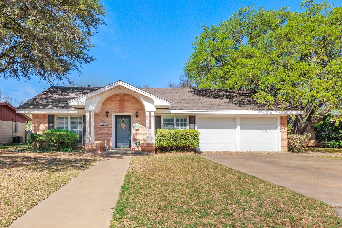 2012 S China Street Brady TX 76825