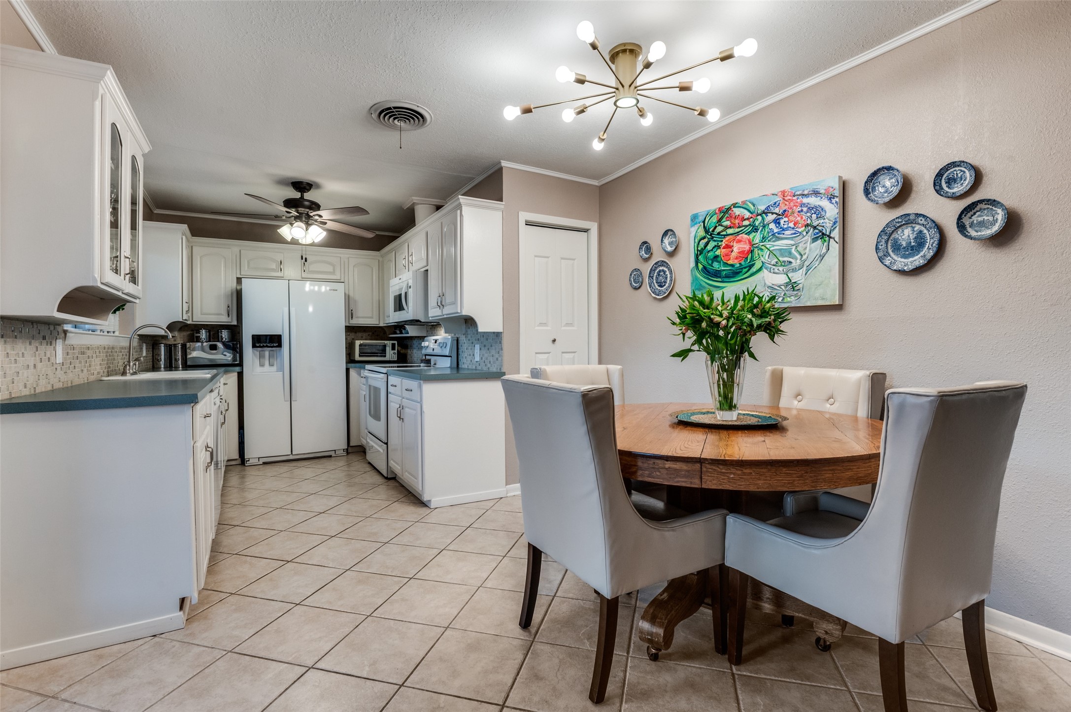 1229 Brookside Drive Hurst TX 76053