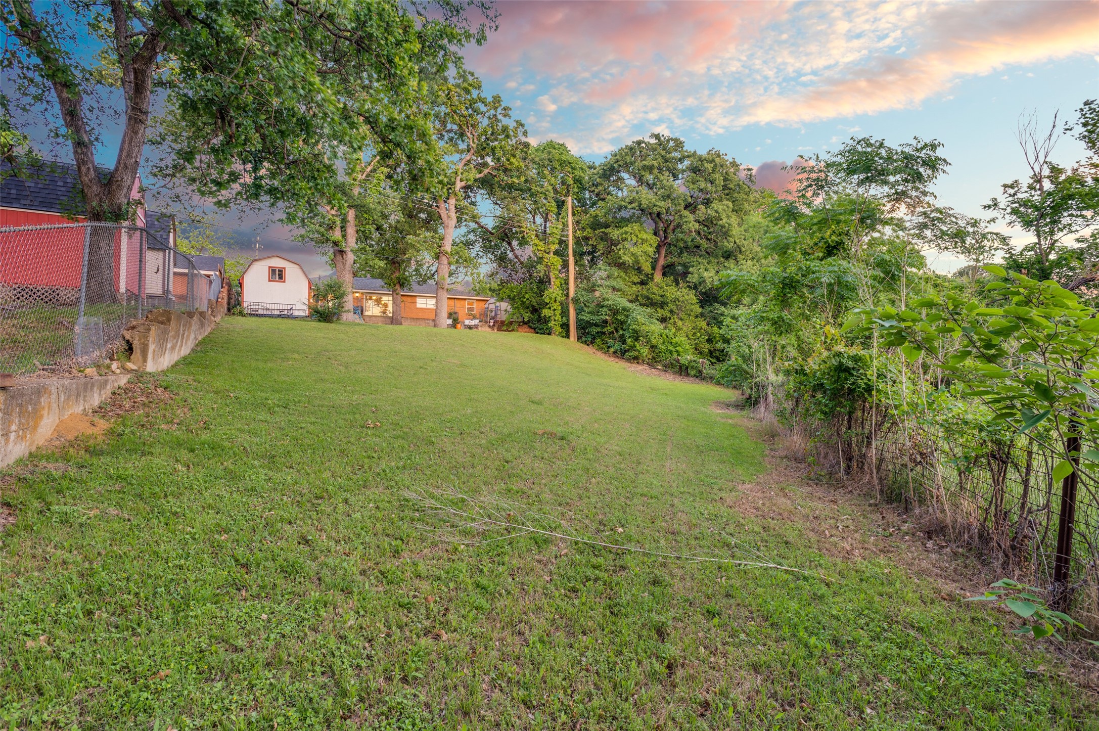 1229 Brookside Drive Hurst TX 76053
