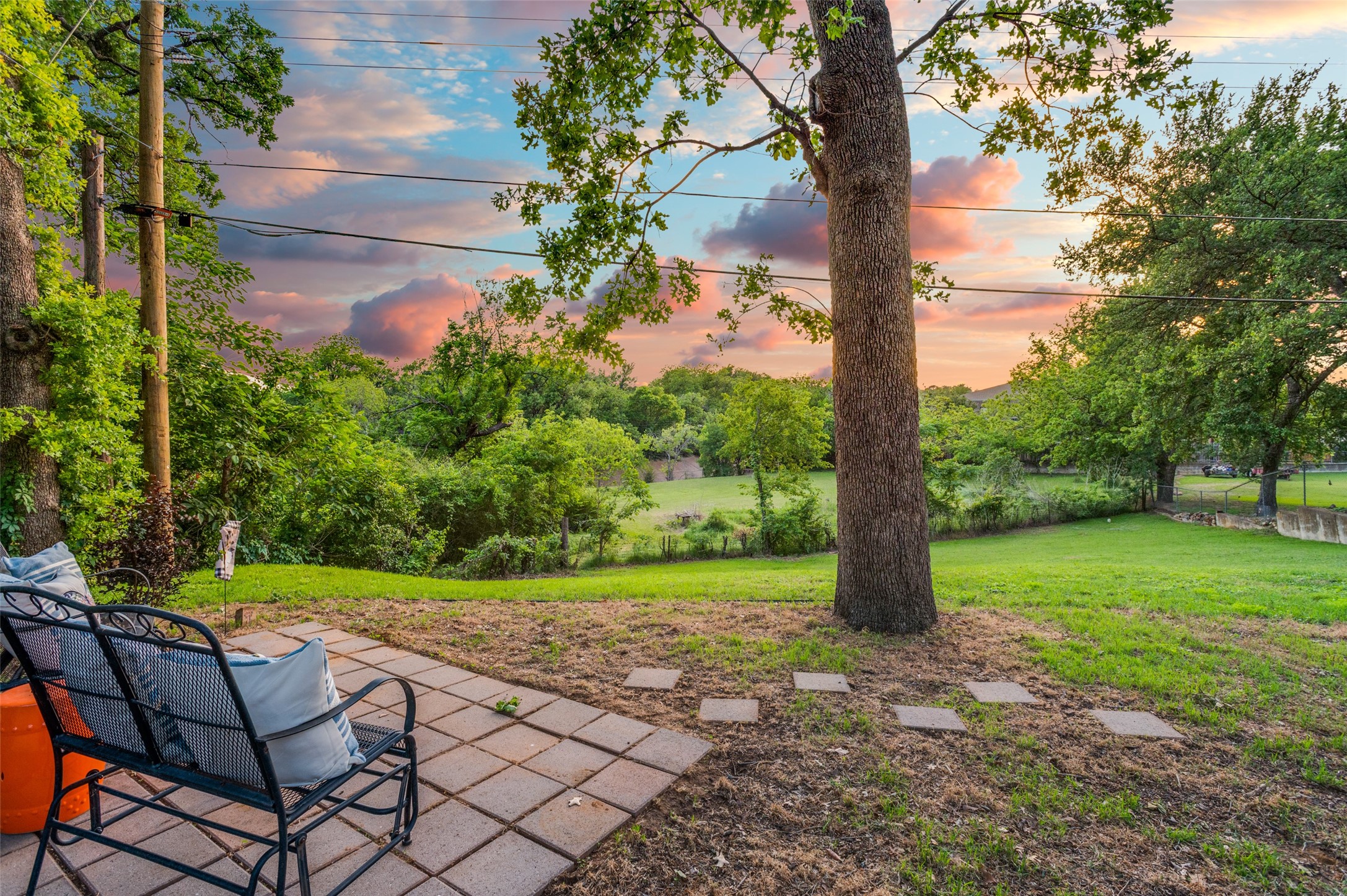 1229 Brookside Drive Hurst TX 76053