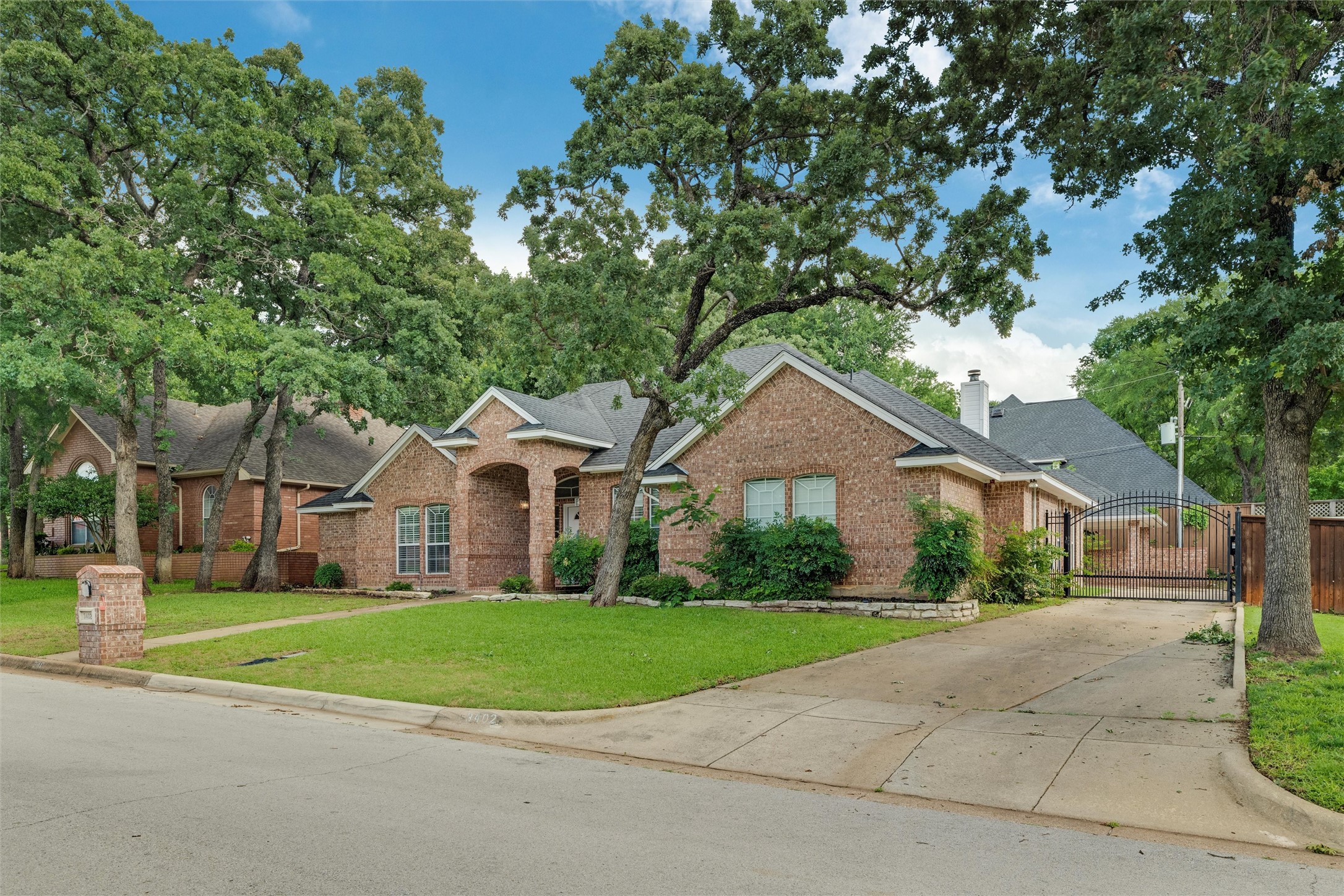 3402 Blue Forest Drive Arlington TX 76001