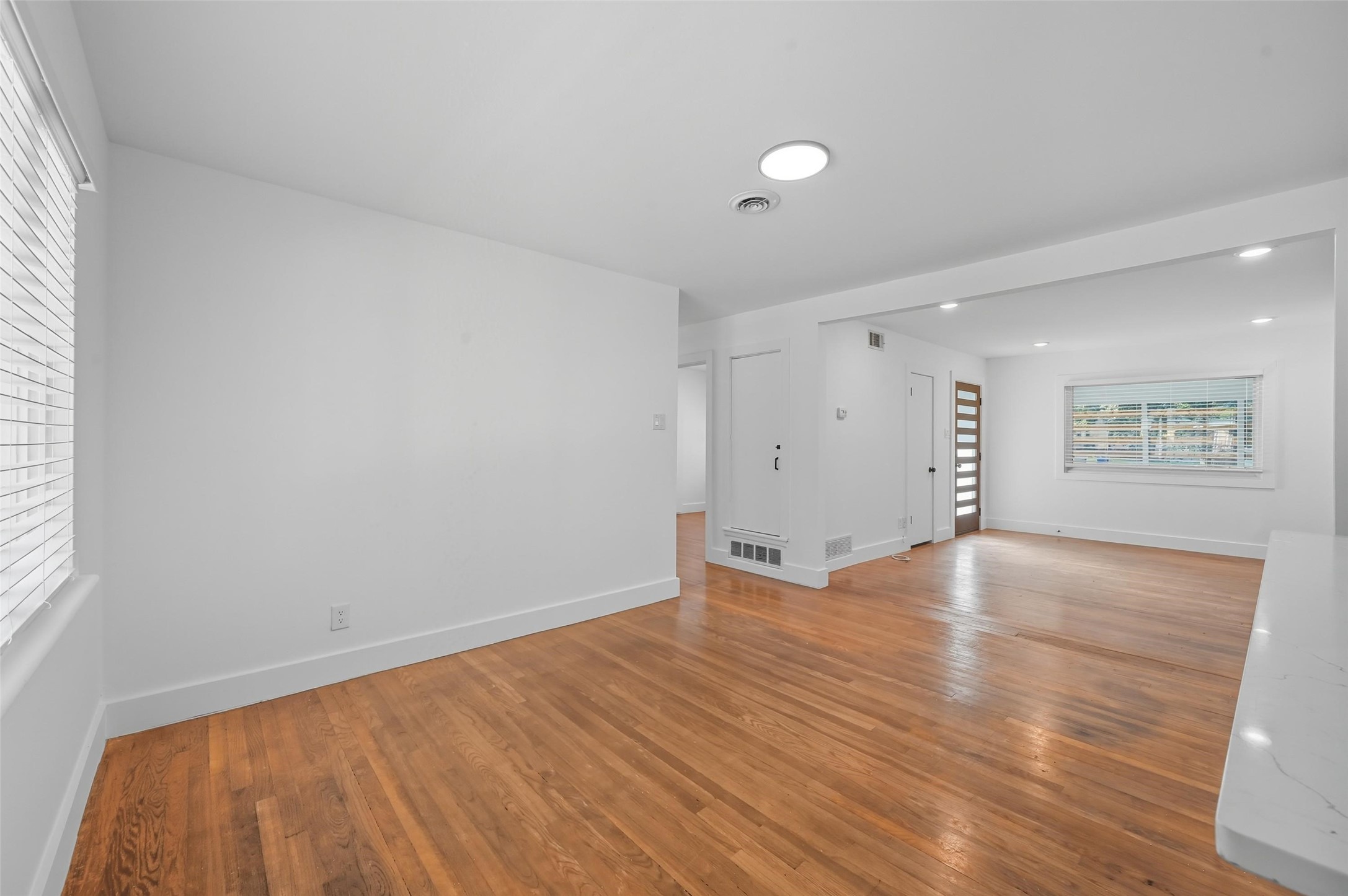 2251 Hartline Drive Dallas TX 75228