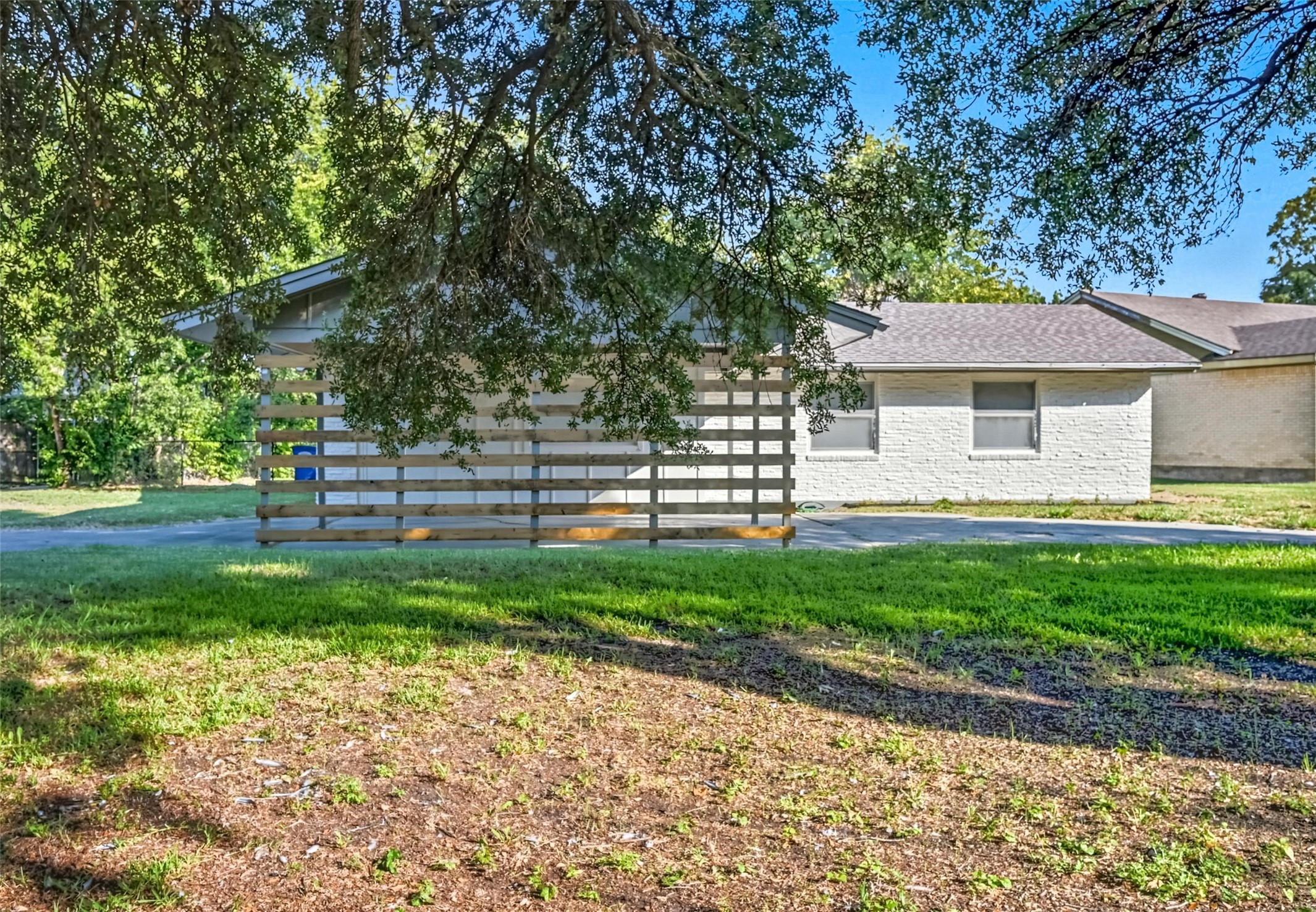 2251 Hartline Drive Dallas TX 75228