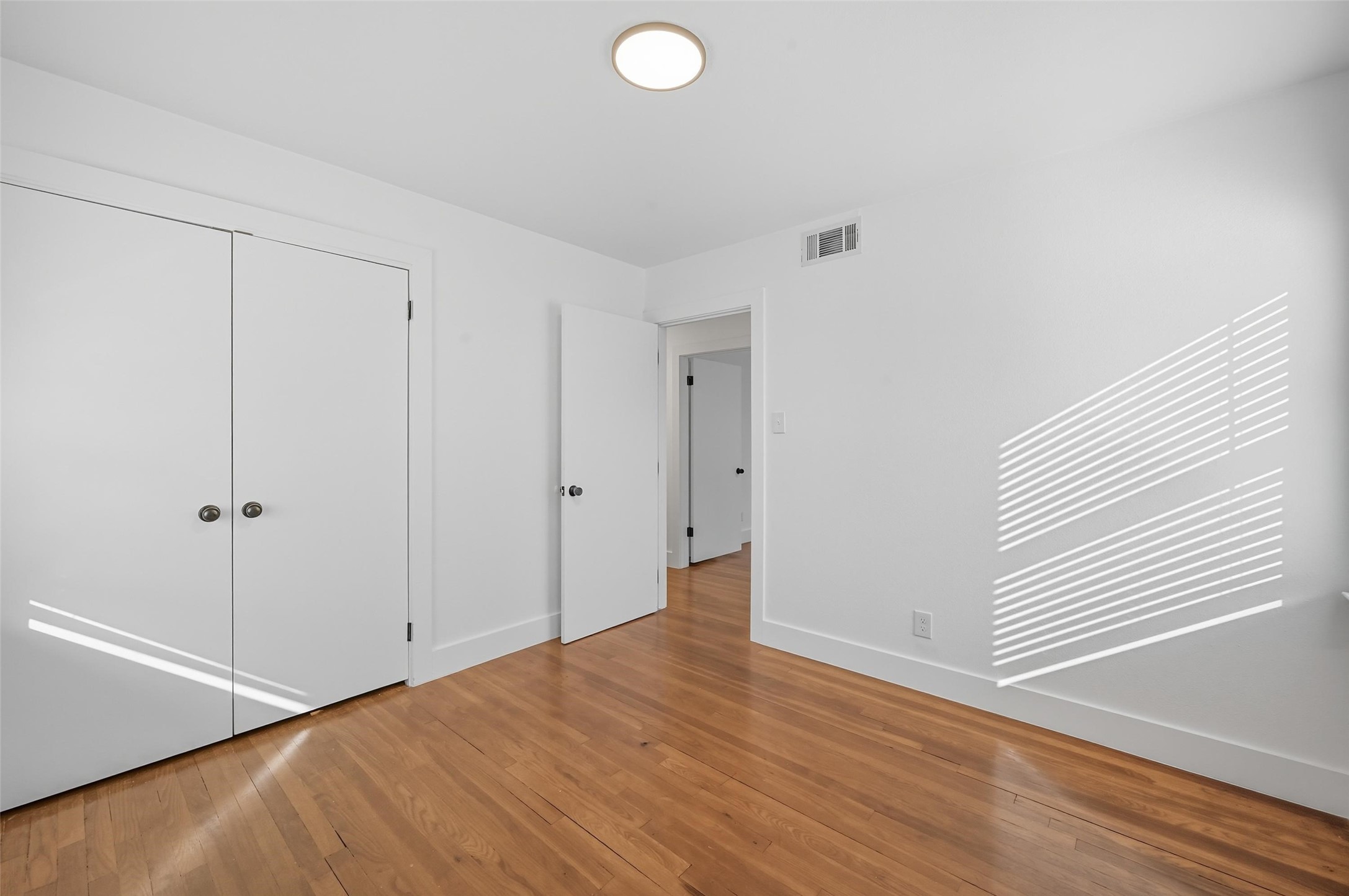 2251 Hartline Drive Dallas TX 75228