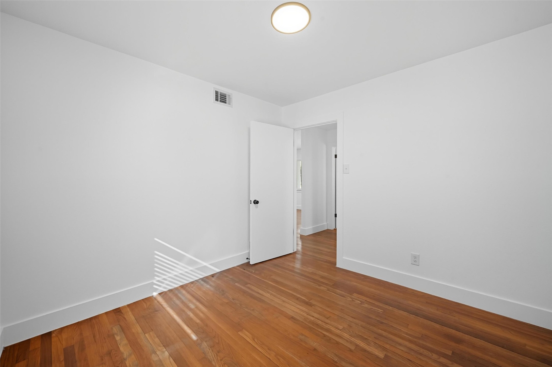 2251 Hartline Drive Dallas TX 75228