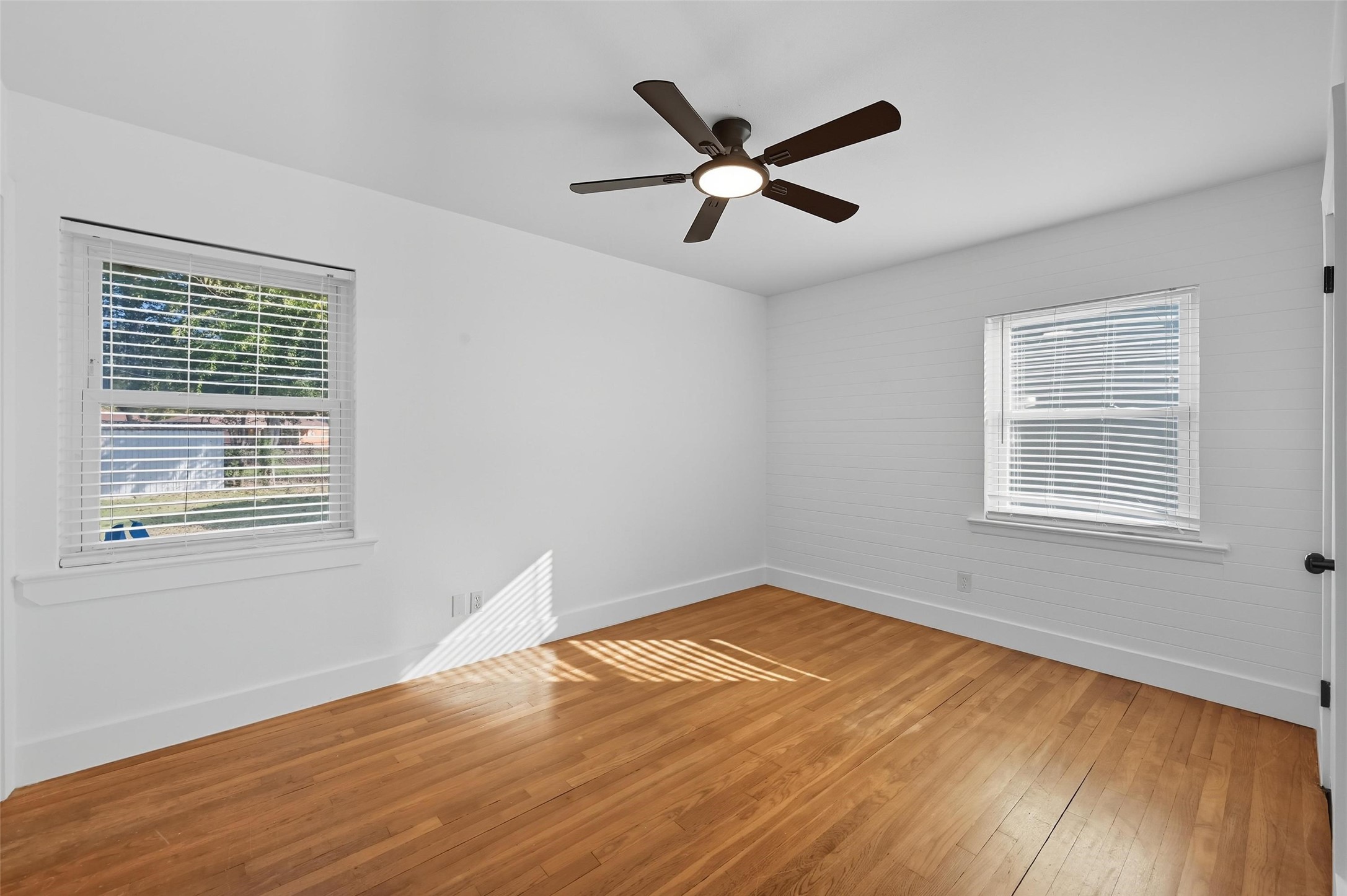 2251 Hartline Drive Dallas TX 75228