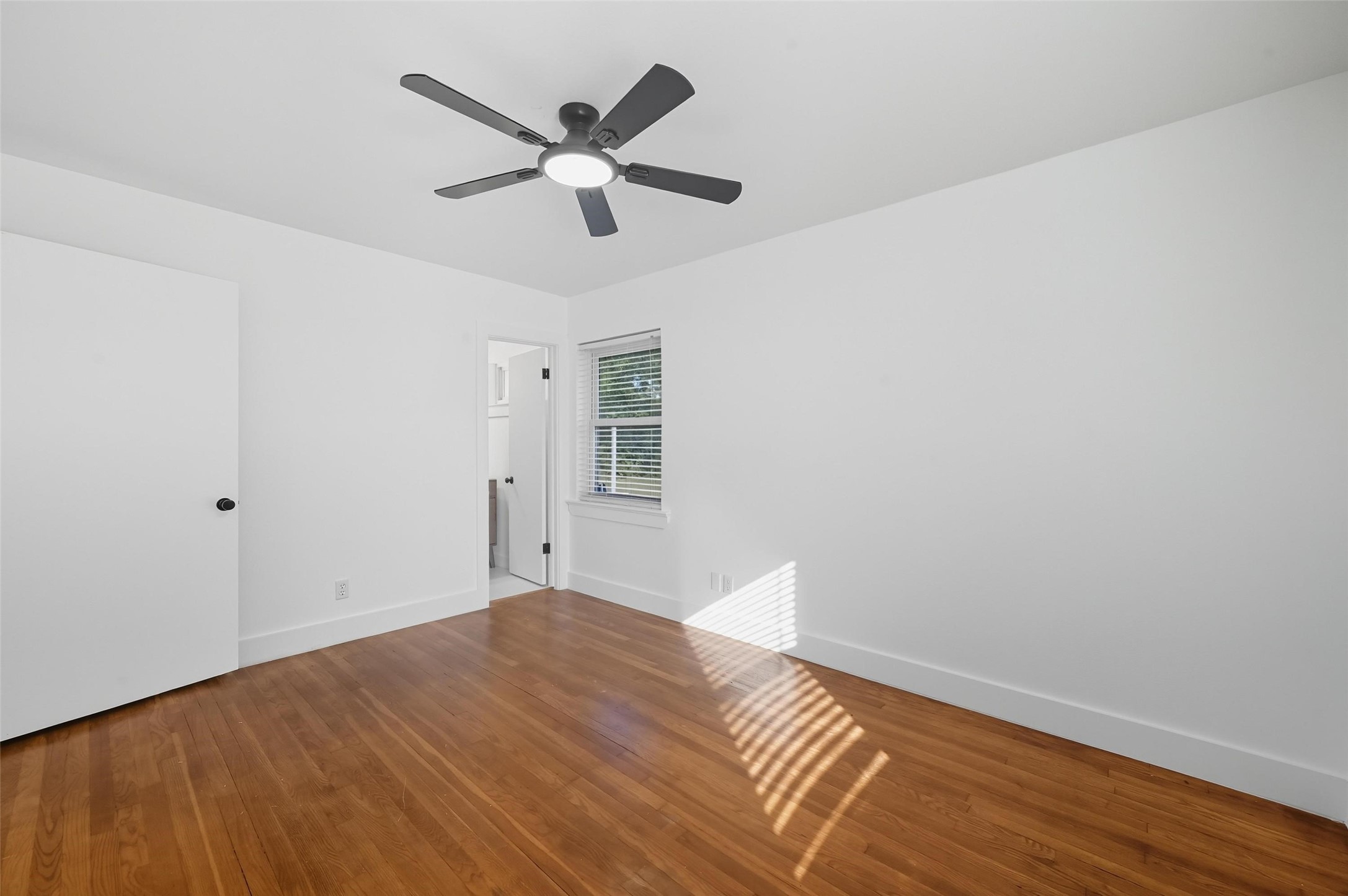 2251 Hartline Drive Dallas TX 75228
