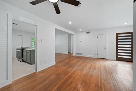 2251 Hartline Drive Dallas TX 75228