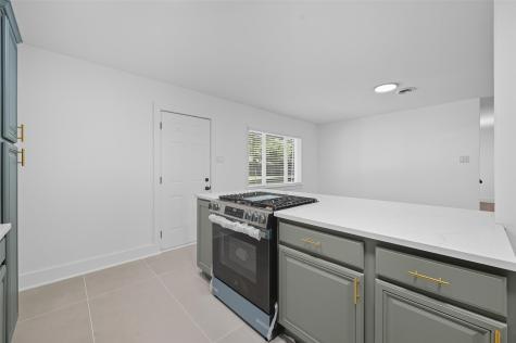 2251 Hartline Drive Dallas TX 75228