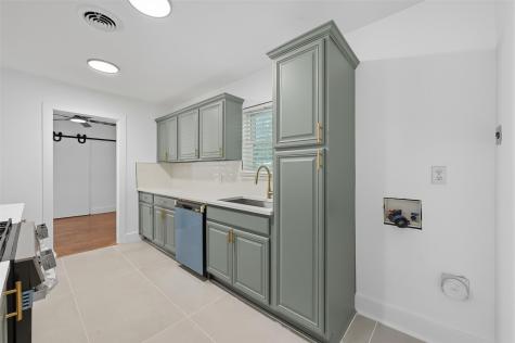 2251 Hartline Drive Dallas TX 75228