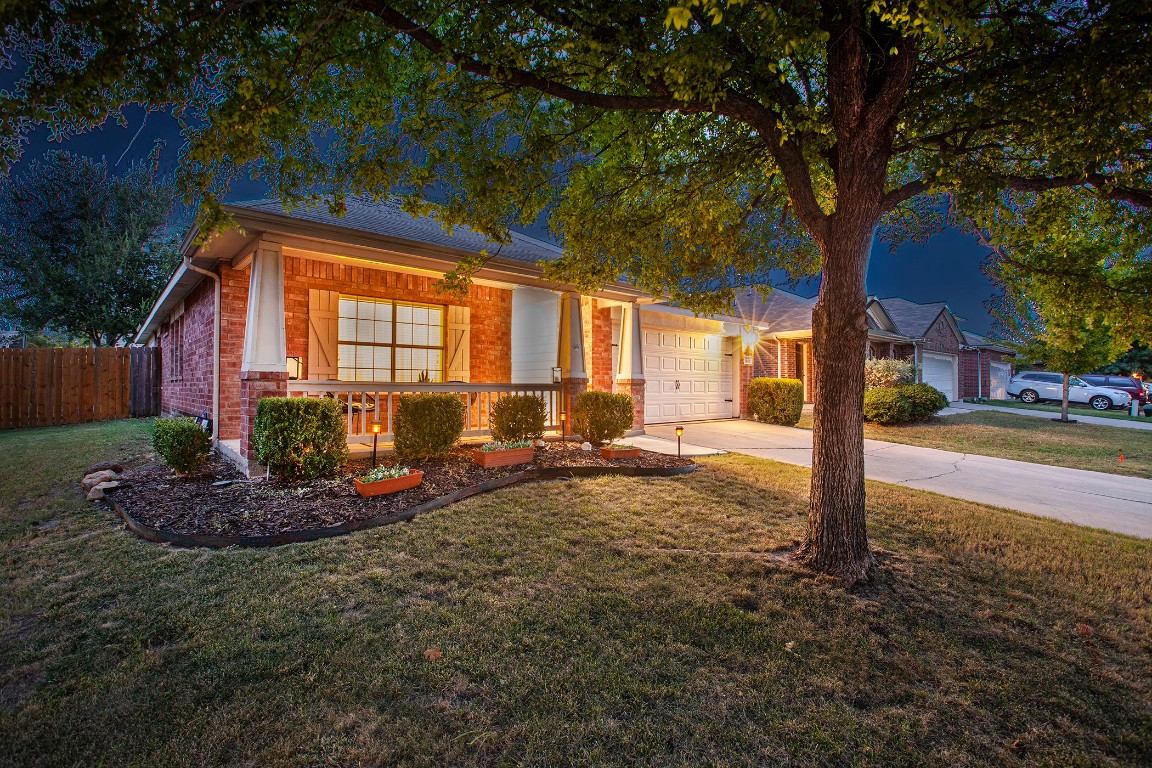 1605 Cardinal Way Aubrey TX 76227