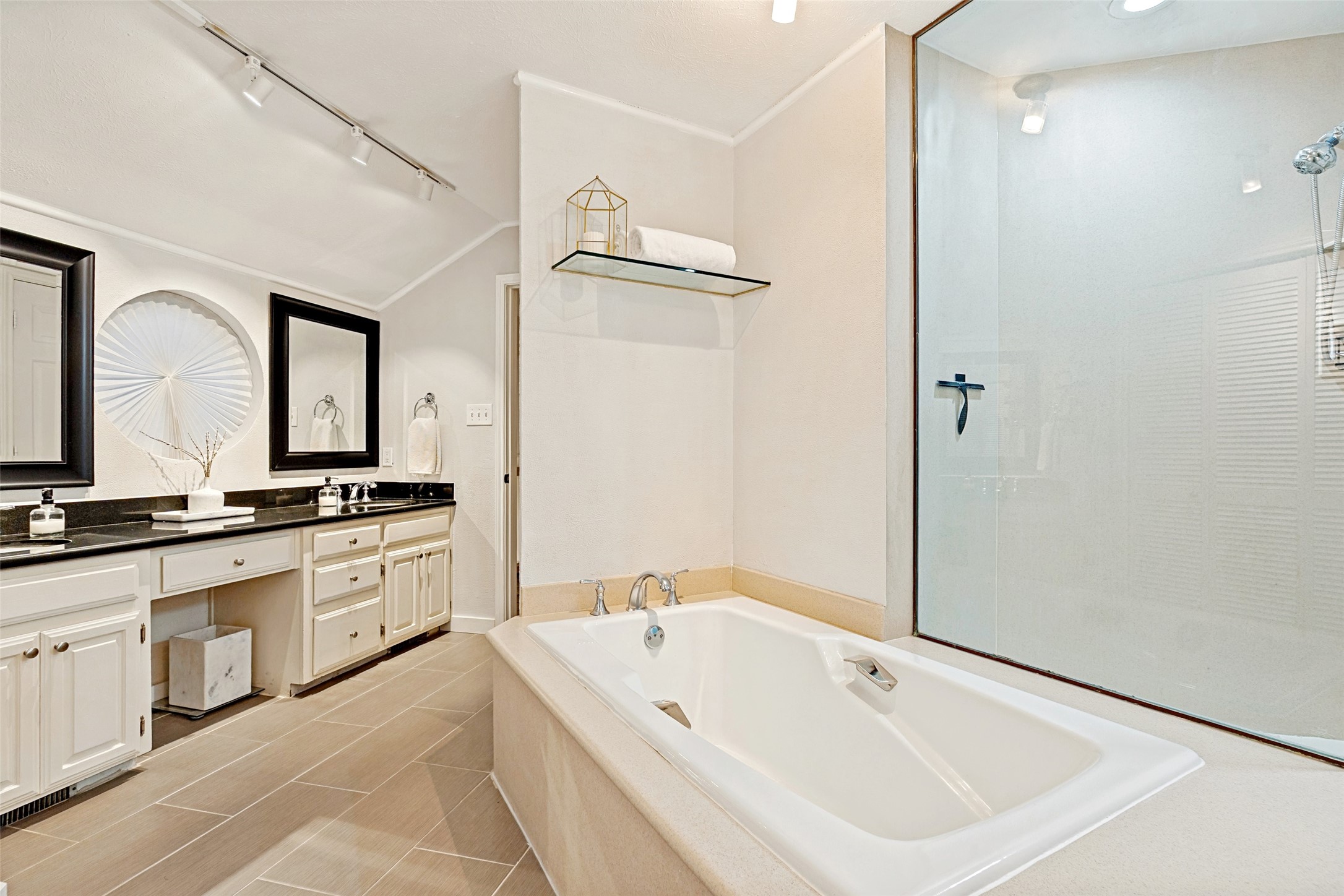 3642 Word Street Dallas TX 75204