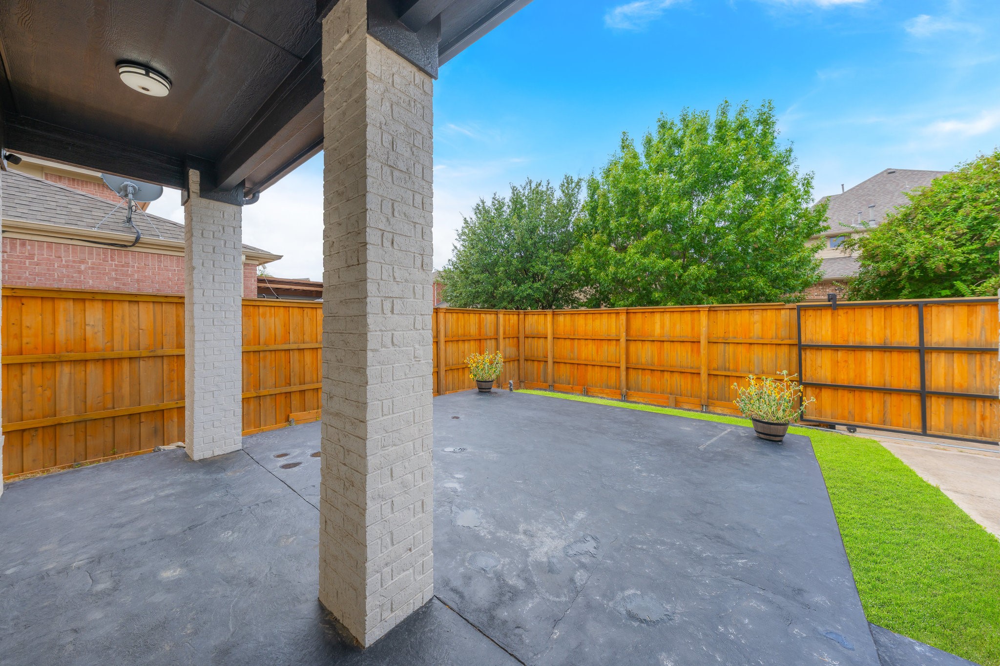 8605 Lindenwood Lane Irving TX 75063