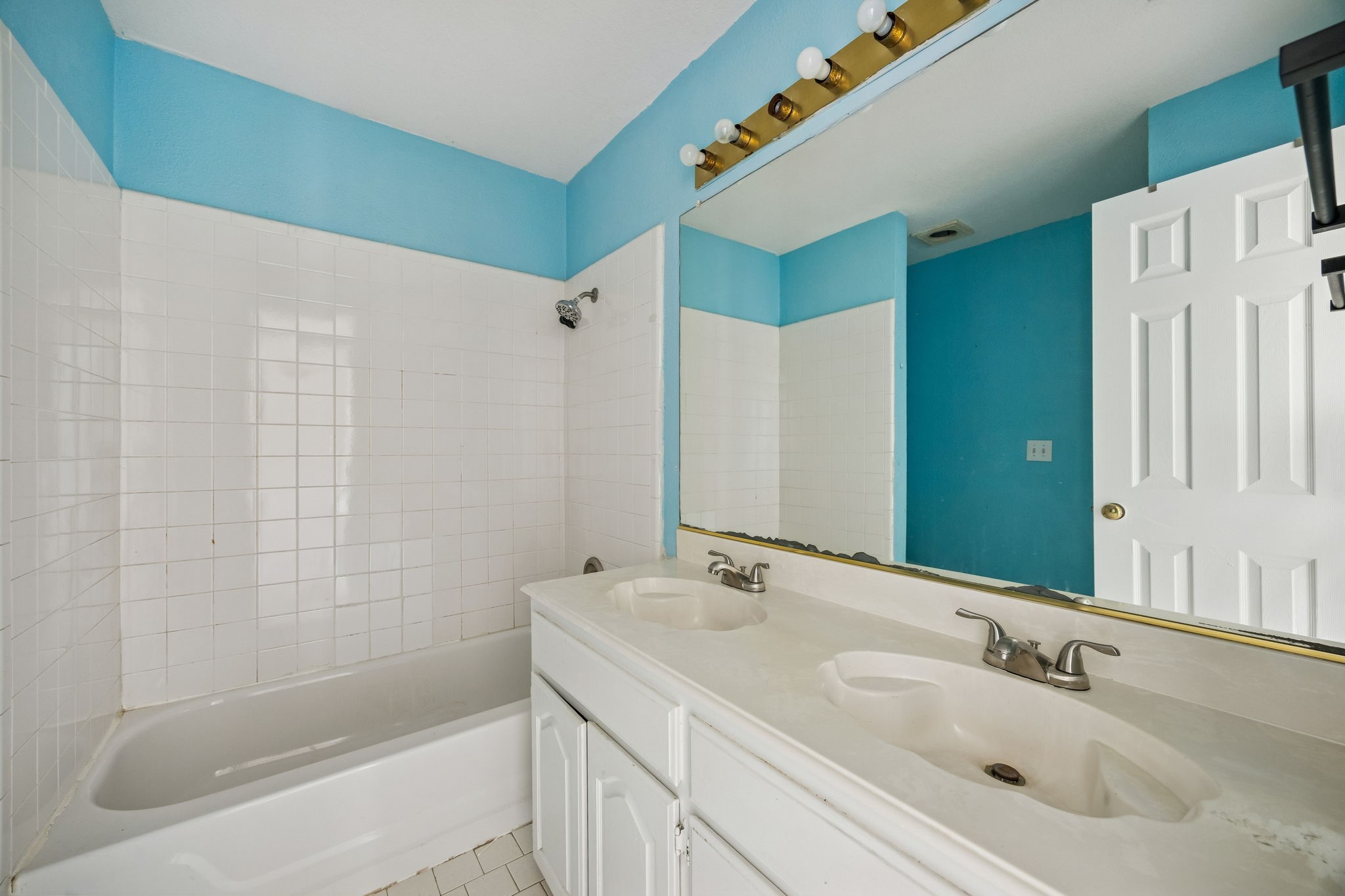 2657 Hillside Drive Highland Village TX 75077
