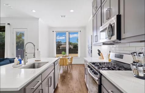 1735 Michigan Avenue Dallas TX 75216