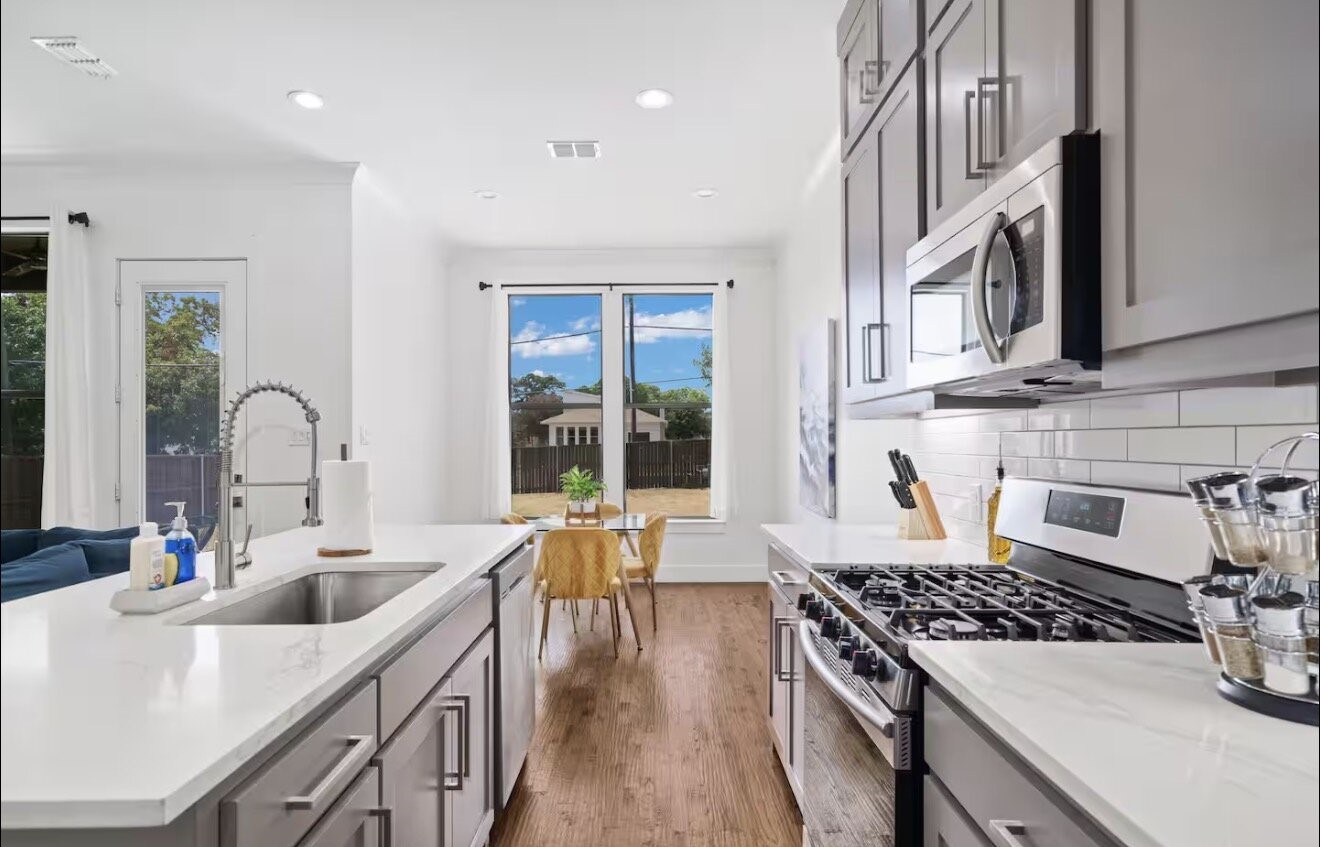 1735 Michigan Avenue Dallas TX 75216