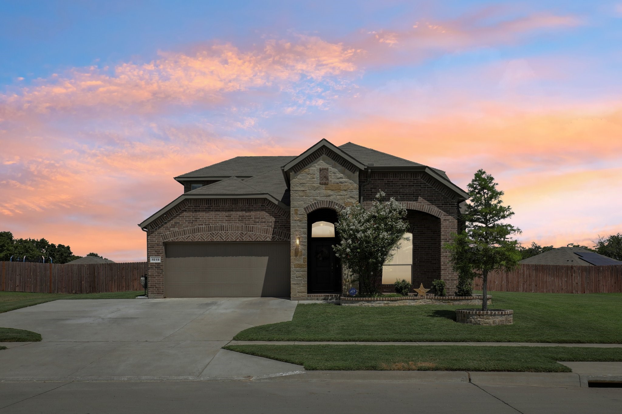 1019 Harbor Drive S Azle TX 76020