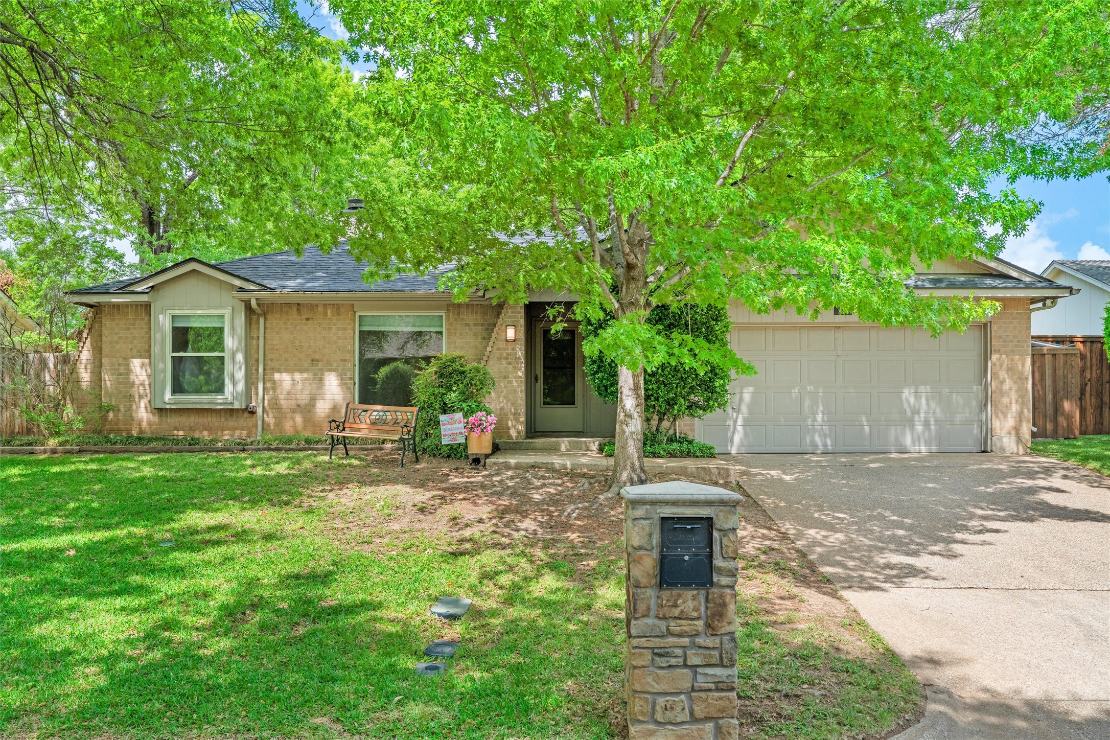 711 Hinsdale Drive Arlington TX 76006